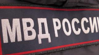 В Брянске полицейские поймали женщину, продававшую сигареты подростку